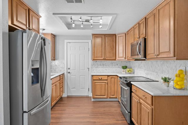 6054 Peoria Dr, Citrus Heights, CA 95621