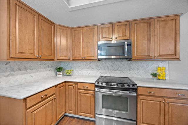 6054 Peoria Dr, Citrus Heights, CA 95621