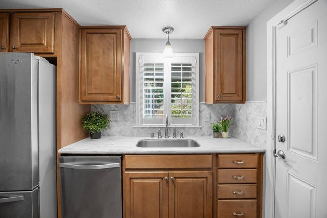 6054 Peoria Dr, Citrus Heights, CA 95621