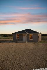112 spring valley, Adkins, TX 78101