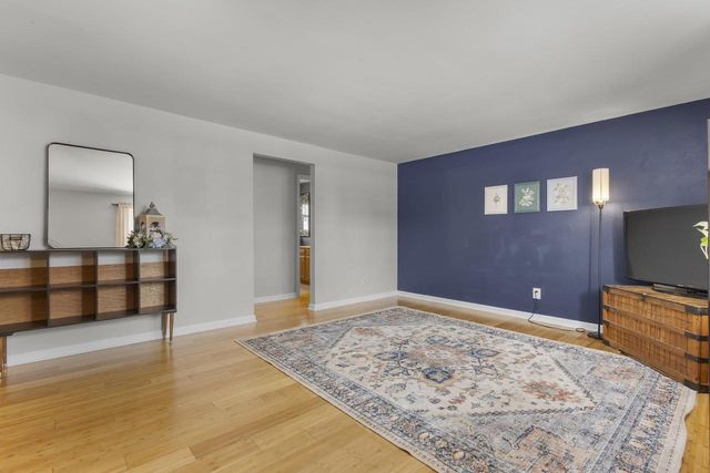 632 SUBURBAN DRIVE, De Pere, WI 54115