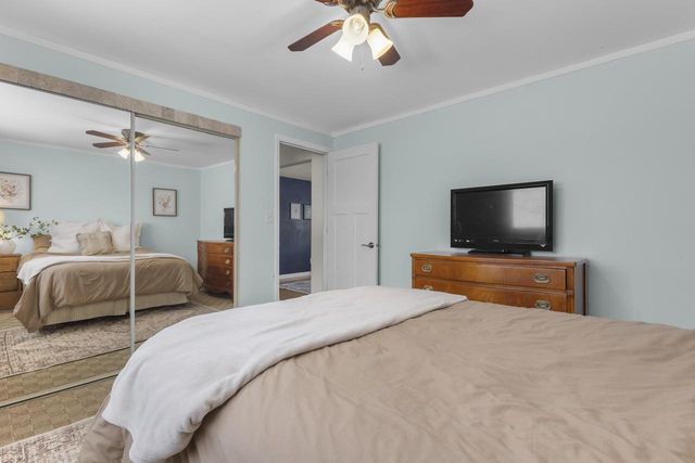 632 SUBURBAN DRIVE, De Pere, WI 54115