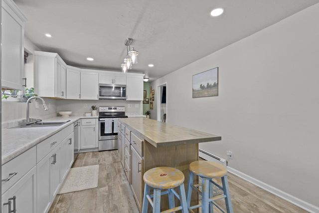 632 SUBURBAN DRIVE, De Pere, WI 54115