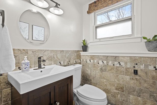 632 SUBURBAN DRIVE, De Pere, WI 54115