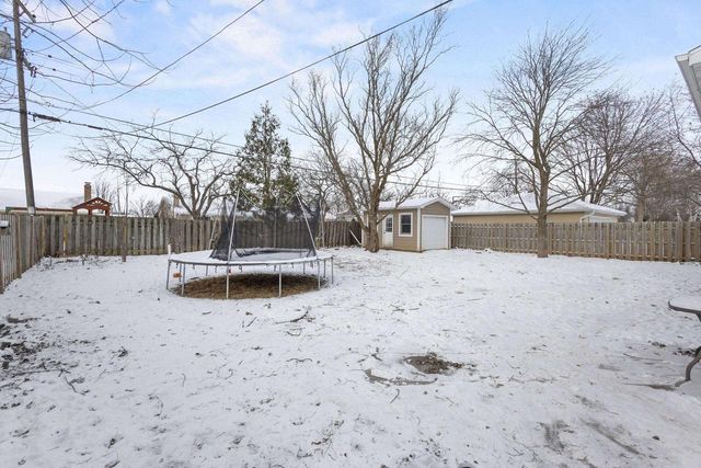 632 SUBURBAN DRIVE, De Pere, WI 54115