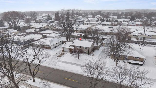 632 SUBURBAN DRIVE, De Pere, WI 54115