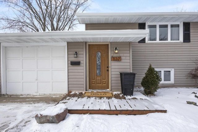 632 SUBURBAN DRIVE, De Pere, WI 54115