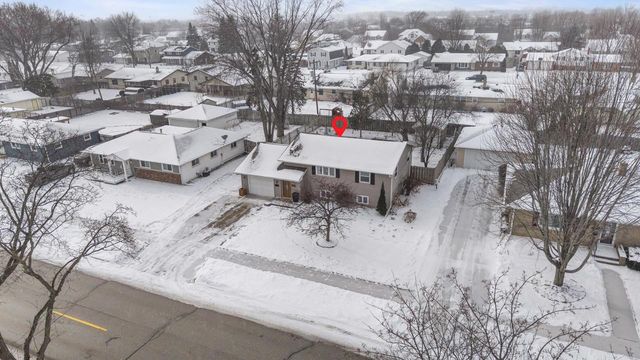 632 SUBURBAN DRIVE, De Pere, WI 54115