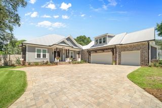 406 Bay Oaks Court, Destin, FL 32541