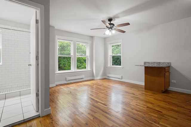 7450 N Greenview Avenue 72, Chicago, IL 60626