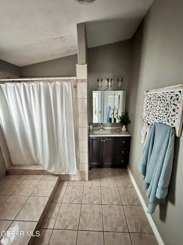 200 EDGAR Road, El Paso, TX 79932