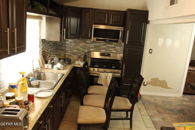200 EDGAR Road, El Paso, TX 79932