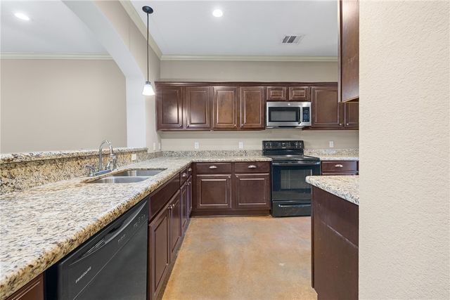 3200 Cullen Trail, College Station, TX 77845