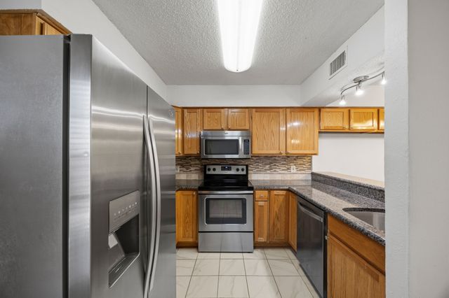 4241 Madera Road 4, Irving, TX 75038