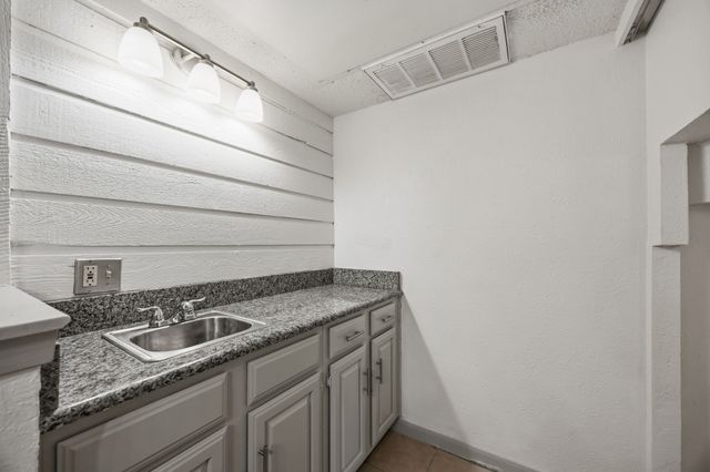 4241 Madera Road 4, Irving, TX 75038