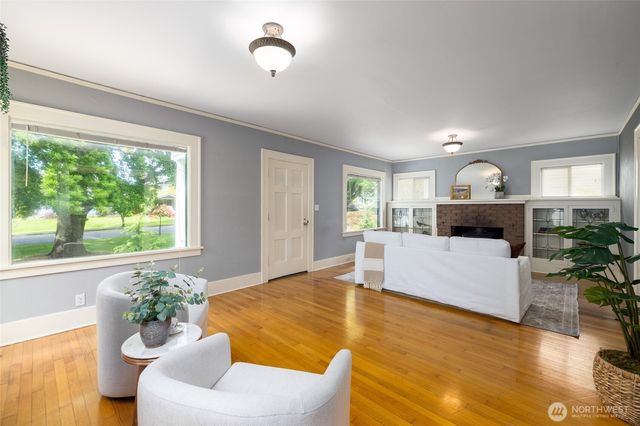 2752 Broadway Street, Bellingham, WA 98225