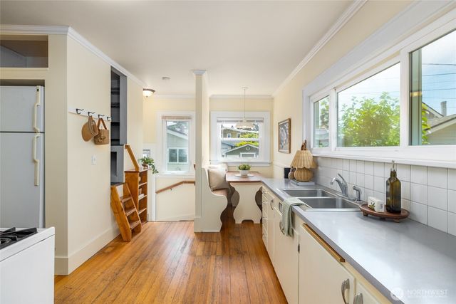 2752 Broadway Street, Bellingham, WA 98225