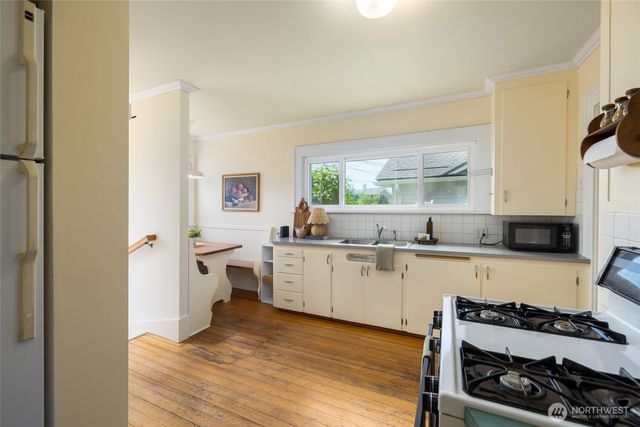 2752 Broadway Street, Bellingham, WA 98225