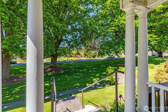 2752 Broadway Street, Bellingham, WA 98225