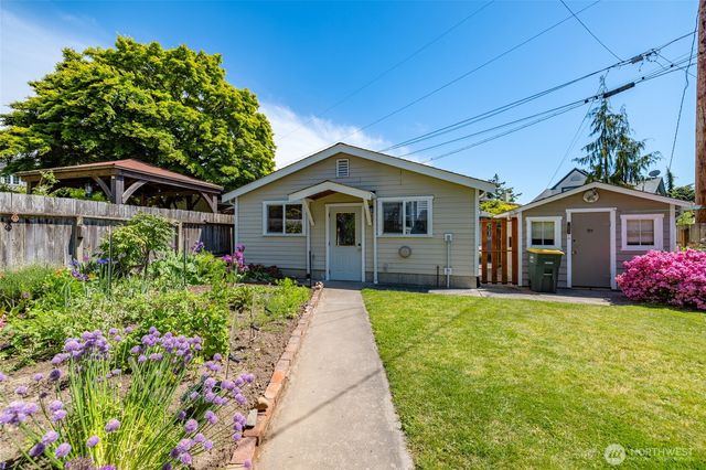 2752 Broadway Street, Bellingham, WA 98225