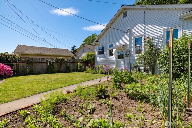 2752 Broadway Street, Bellingham, WA 98225