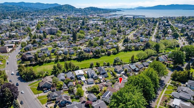 2752 Broadway Street, Bellingham, WA 98225