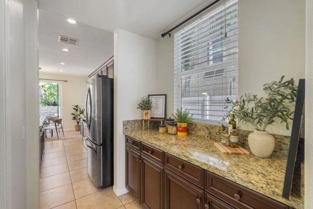 629 Amarra Lane, Vista, CA 92083