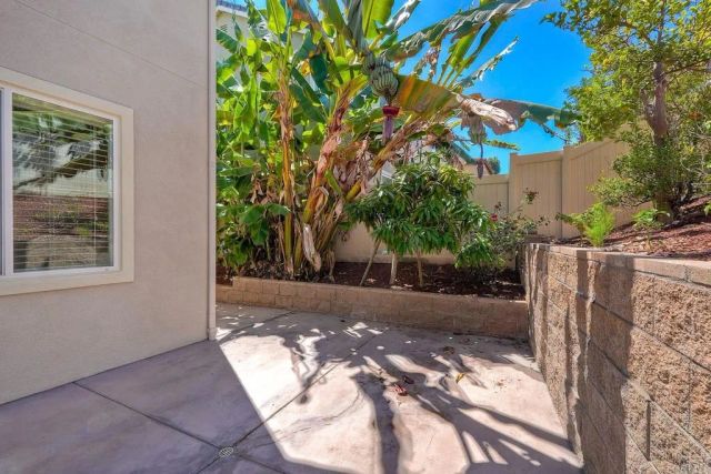 629 Amarra Lane, Vista, CA 92083