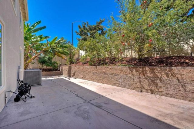629 Amarra Lane, Vista, CA 92083