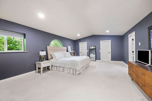 19045 Pinecrest Lane, Rogers, AR 72756