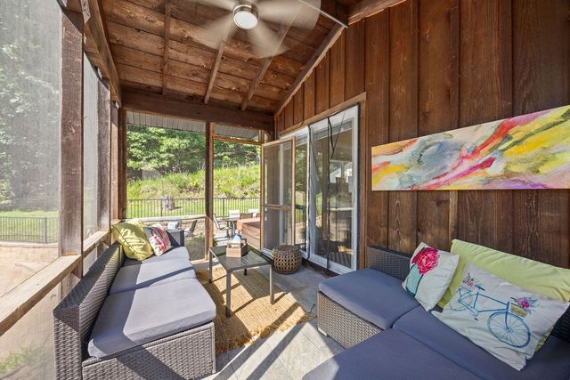 19045 Pinecrest Lane, Rogers, AR 72756