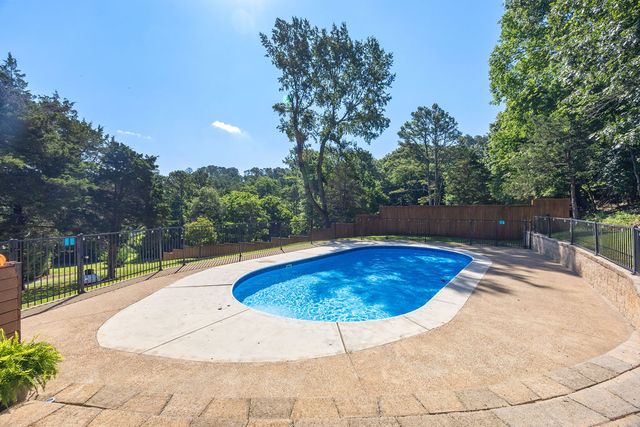 19045 Pinecrest Lane, Rogers, AR 72756