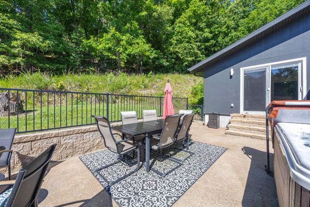 19045 Pinecrest Lane, Rogers, AR 72756