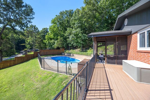 19045 Pinecrest Lane, Rogers, AR 72756