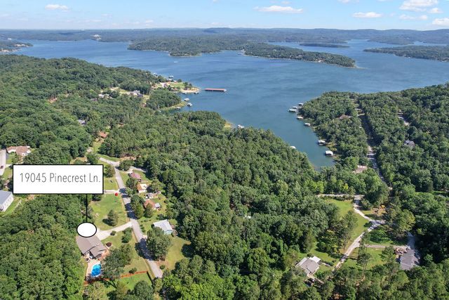19045 Pinecrest Lane, Rogers, AR 72756