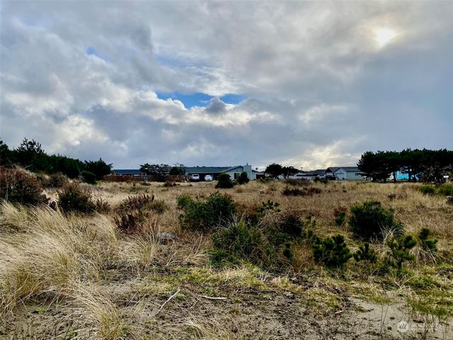 802 347th Place, Ocean Park, WA 98640