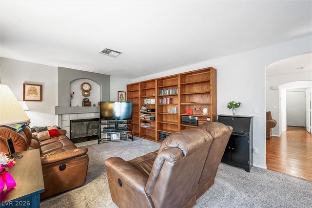 7829 Desert Candle Way, Las Vegas, NV 89128