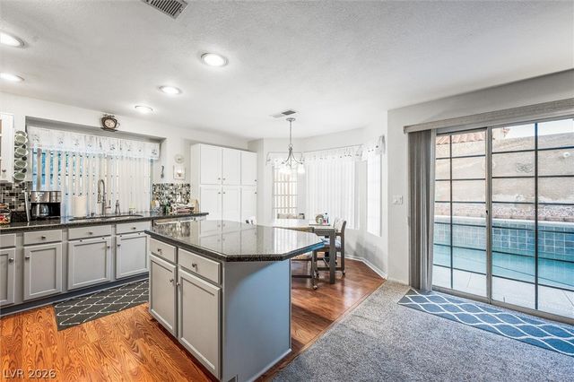 7829 Desert Candle Way, Las Vegas, NV 89128