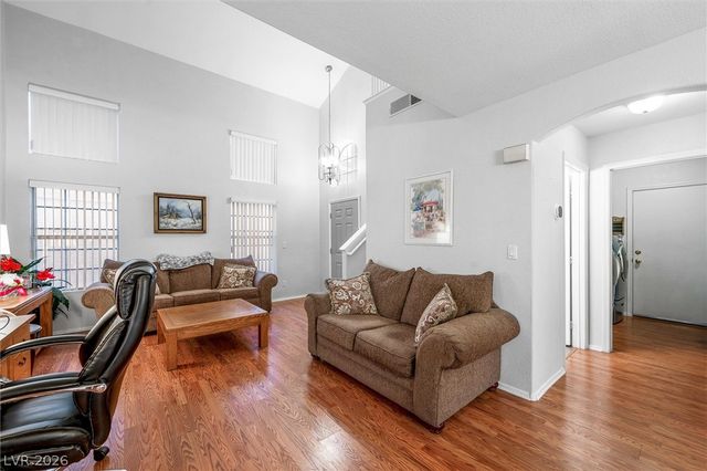 7829 Desert Candle Way, Las Vegas, NV 89128