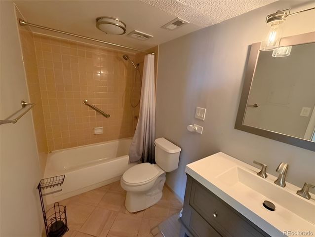 8060 E Girard Avenue 813, Denver, CO 80231