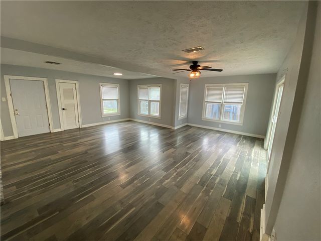2825 Austin St, Corpus Christi, TX 78404