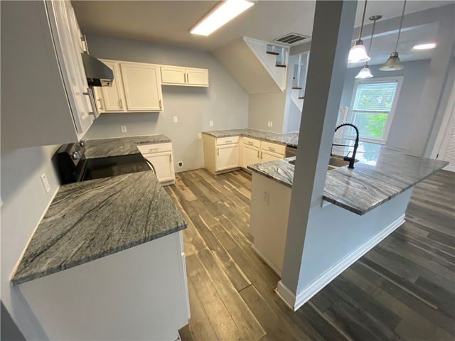 2825 Austin St, Corpus Christi, TX 78404