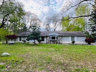 2460 Ogden Drive, West Bloomfield, MI 48323