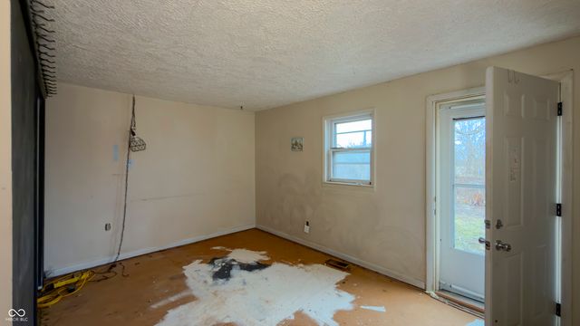 10565 E Southport Road, Indianapolis, IN 46259