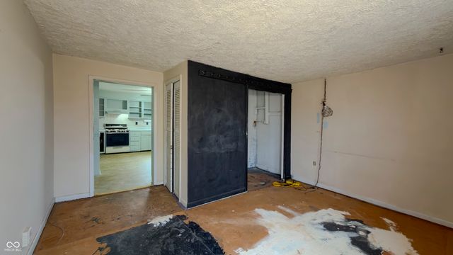 10565 E Southport Road, Indianapolis, IN 46259