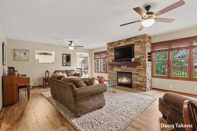 381 White Stag Court, Grandville, MI 49418
