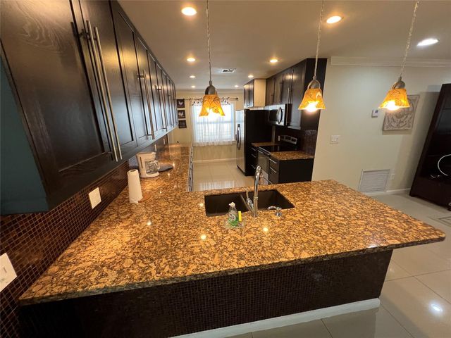 9302 SW 1 Place, Boca Raton, FL 33428