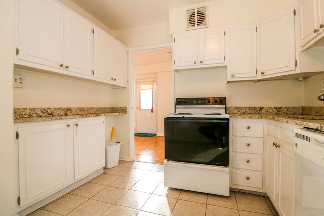 25 Cartright Street 5A, Bridgeport, CT 06604