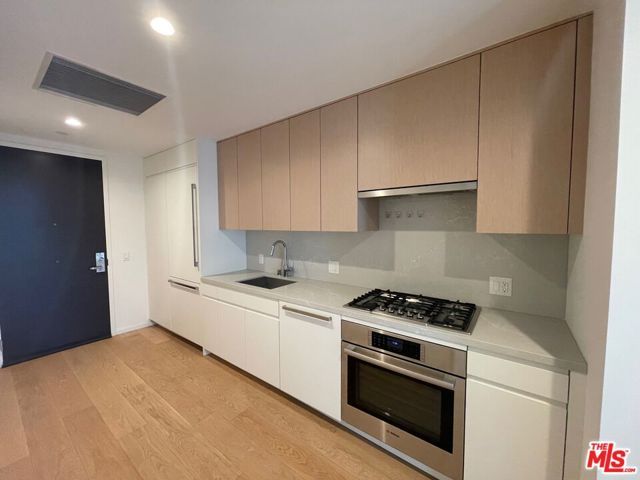 877 Francisco Street 1921, Los Angeles, CA 90017