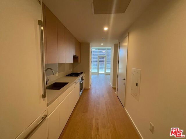 877 Francisco Street 1921, Los Angeles, CA 90017